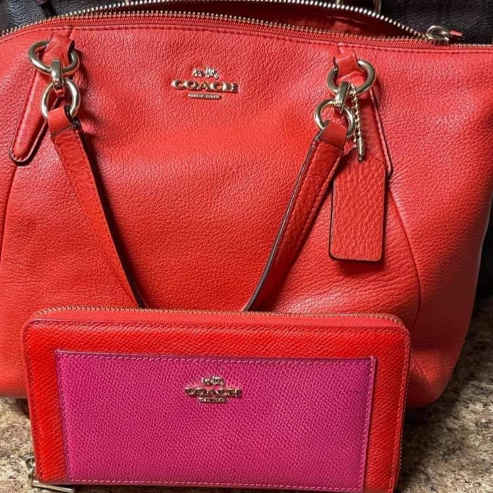 Coach purse and wallet